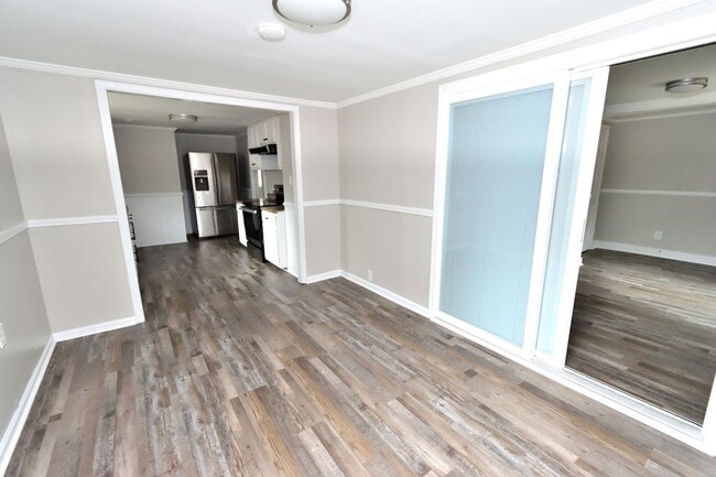 Building Photo - 1577 Charter Dr