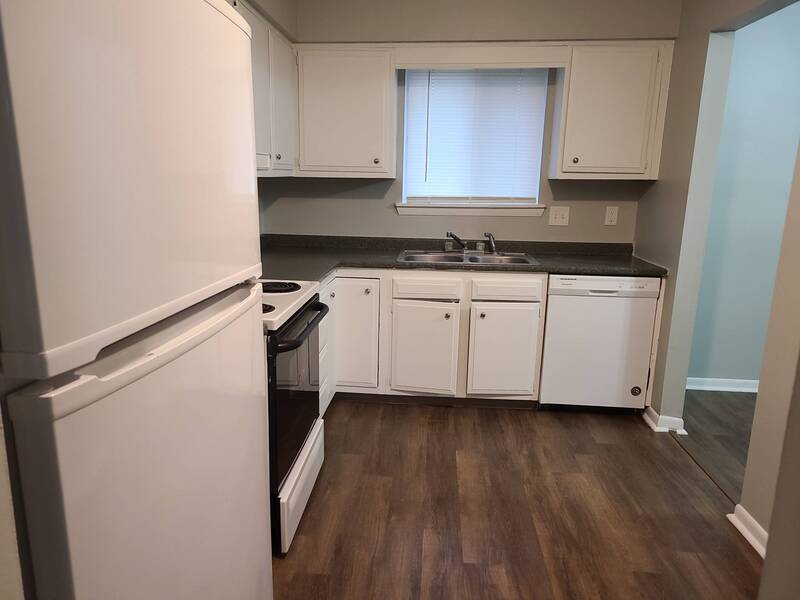 93 Manor Dr, Eldridge, IA 52748 Condo for Rent in Eldridge, IA