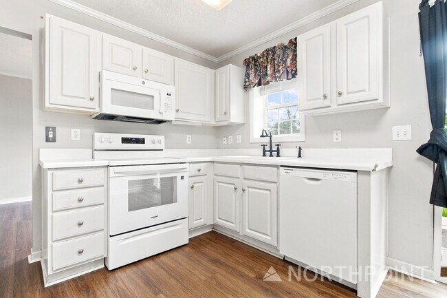 Building Photo - 105 Riglaw Cir