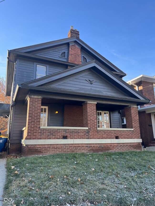 Building Photo - 745 E 49th St