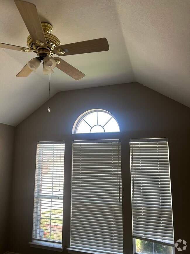 Building Photo - 5340 Warm Springs Trl