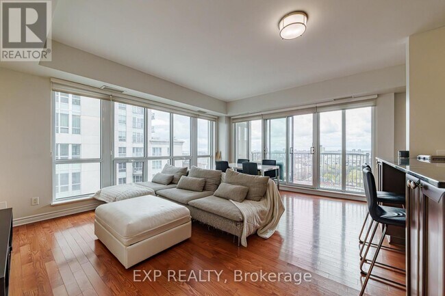 Building Photo - 200 Rideau St