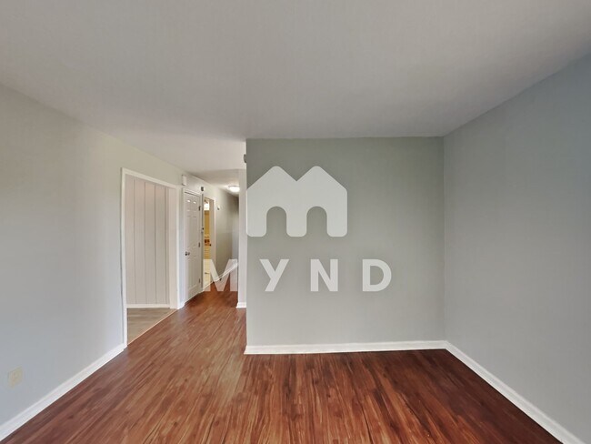 Building Photo - 617 5th Way