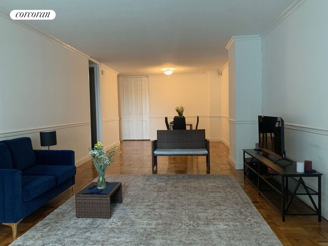 Foto del edificio - 300 E 40th St