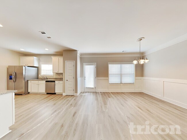 Building Photo - 821 Crescent Way