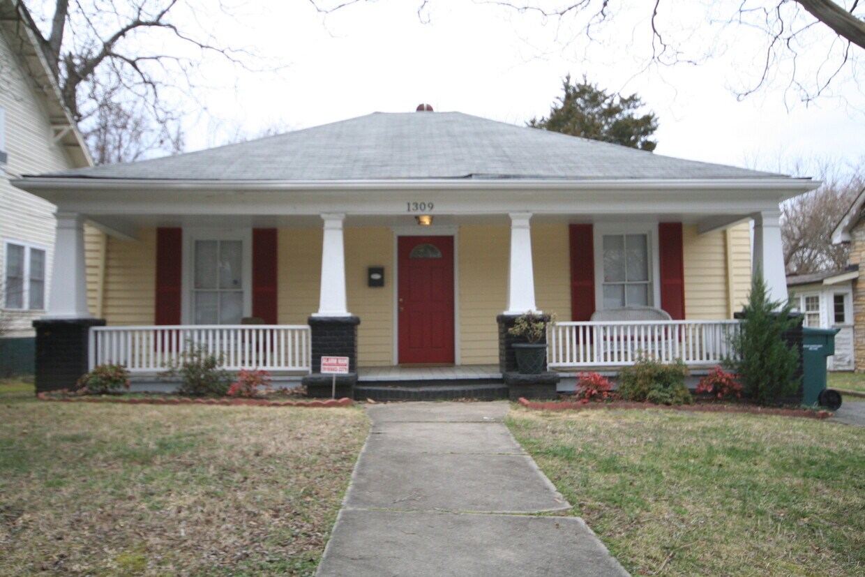 Foto principal - Spacious 3 Bed / 2 Bath Trinity Park Home ...