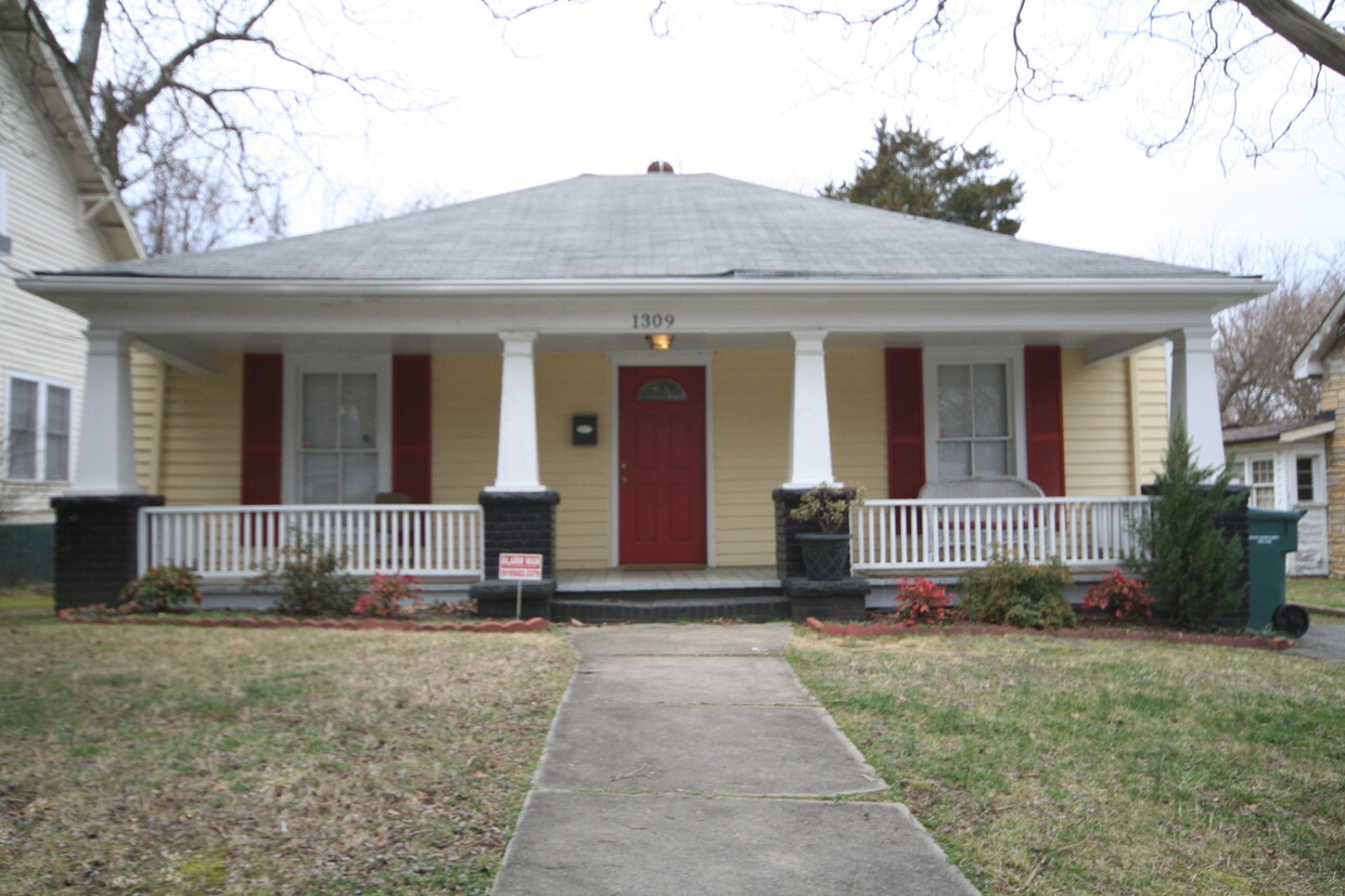Primary Photo - Spacious 3 Bed / 2 Bath Trinity Park Home ...
