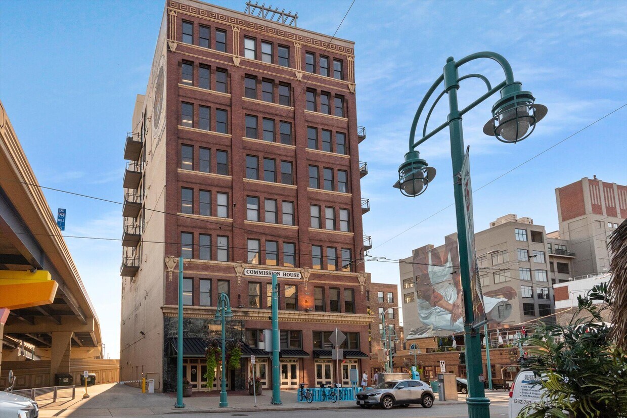 Foto principal - 400 N Broadway