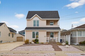 Building Photo - B19 Haddonfield Ave