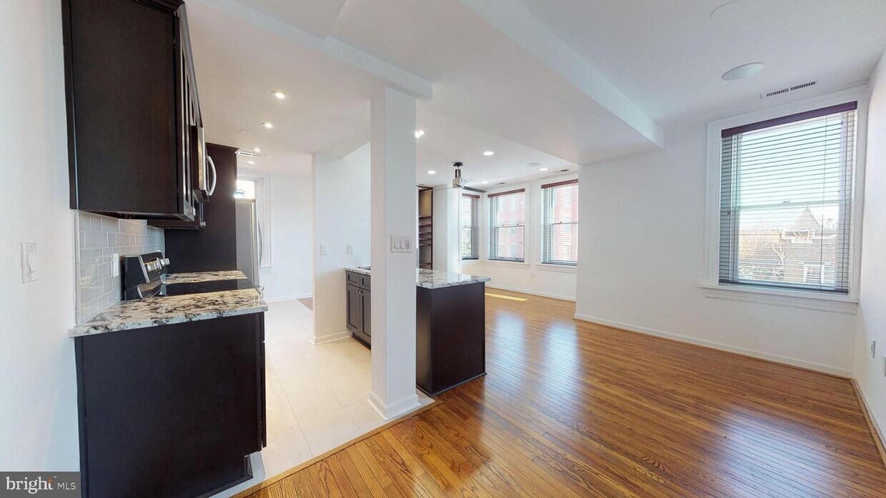 Foto principal - 1918 18th St NW