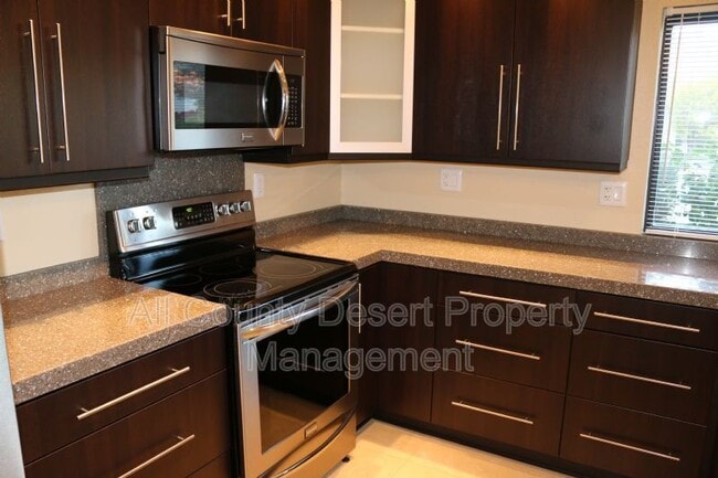 Building Photo - 45426 Driftwood Dr