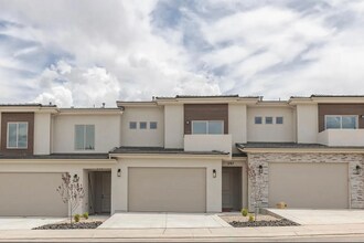 Building Photo - 301 S 1930 W