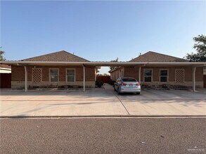 Building Photo - 1327 W Garfield Ave