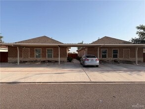 Building Photo - 1327 W Garfield Ave