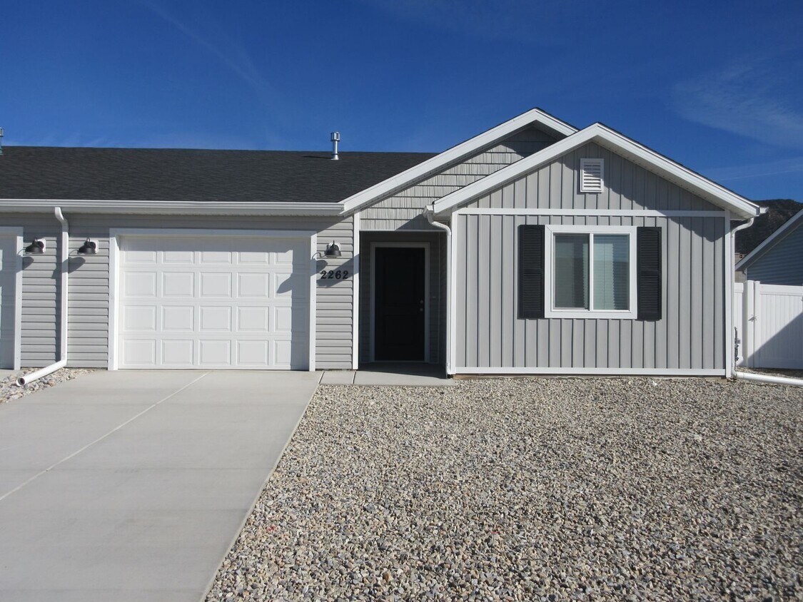Primary Photo - 3 Bed - 2 Bath Newer Construction Single L...