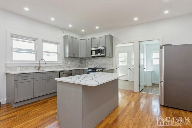 Foto del edificio - 485 S Pine Ave