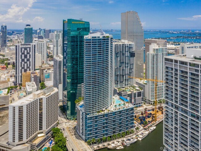 Building Photo - 200 Biscayne Blvd Way