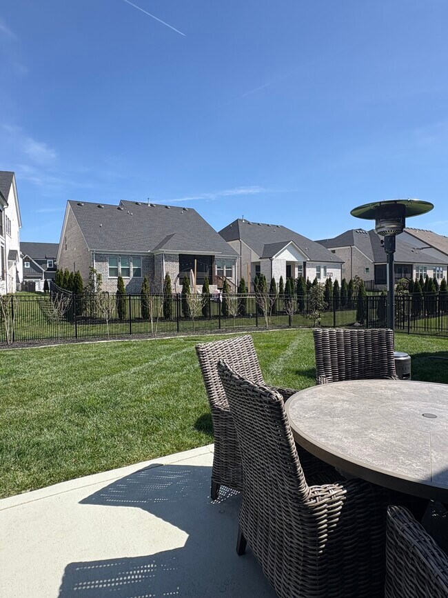 Building Photo - 5052 High Park Hill Dr