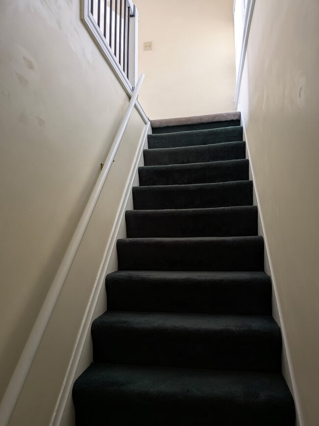 Building Photo - 712 Chambers Ave