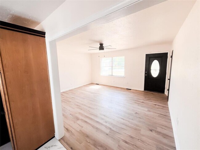 Foto del edificio - 10601 Tumilty Terrace