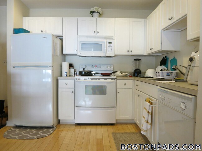 Building Photo - 40 Boylston St