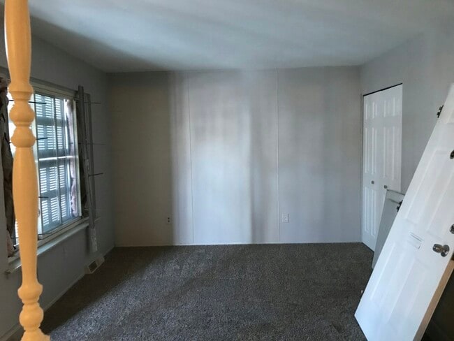 Building Photo - 6415 Plainview Avenue
