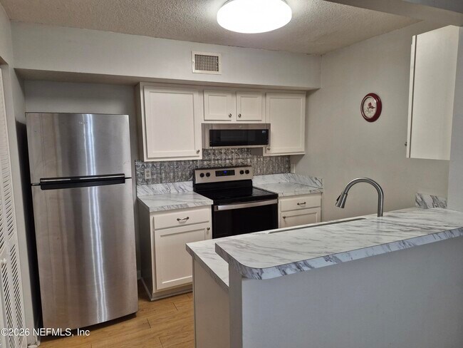 Foto del edificio - 8473 Pineverde Ln