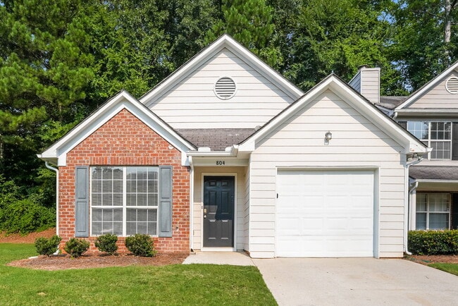 Building Photo - 804 Hillandale Ln