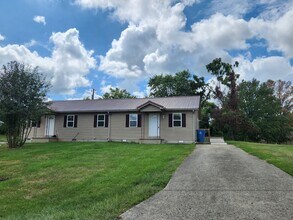 Building Photo - 203 1/2 Dove Dr