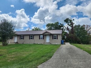 Building Photo - 203 1/2 Dove Dr