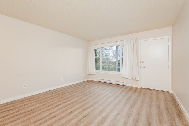 Photo du bâtiment - 841 Kindersley Rd