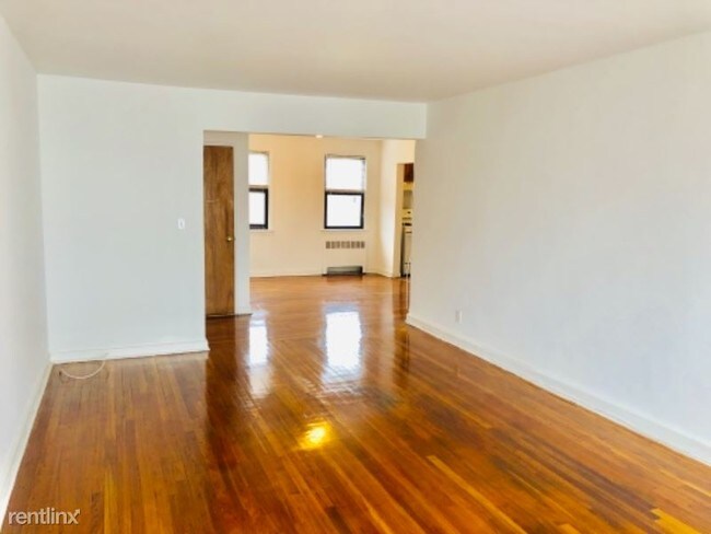 Foto del edificio - 2 br, 1 bath Apartment - 250 West Post Road