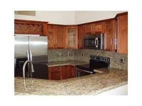 Building Photo - 920 Savannah Falls Dr