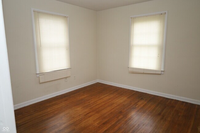 Foto del edificio - 1834 N Auburn St