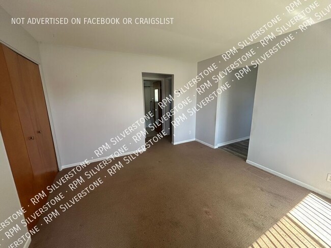 Building Photo - 244 Drahner-1