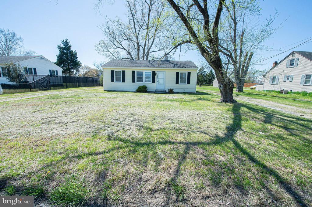 Primary Photo - 602 E Main St