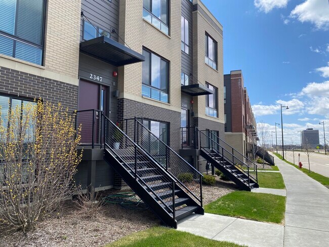 Foto del edificio - 2349 Parkside Dr