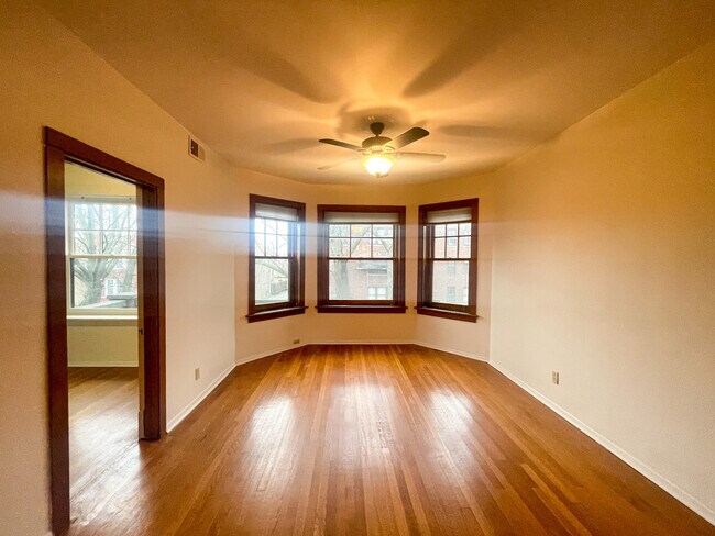Foto del edificio - 4210 N Leavitt St