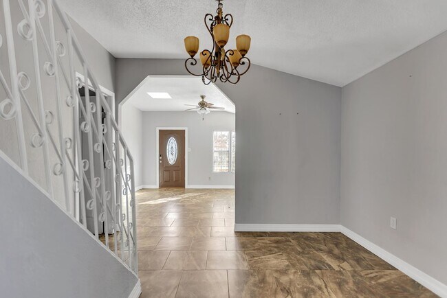 Building Photo - 1322 Wilson St