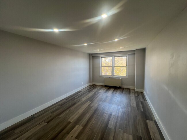 Foto del edificio - 750 N Broad St