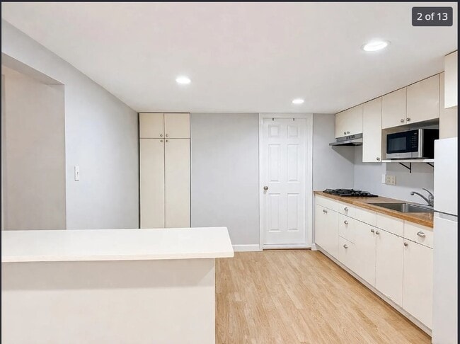 Foto del edificio - 528 Bennington St