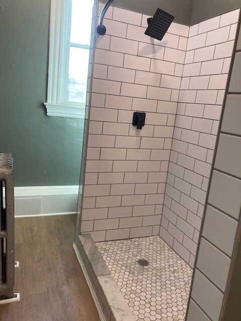 Large tile shower - 732 Overton St