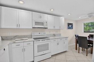 Building Photo - 15075 Witney Rd