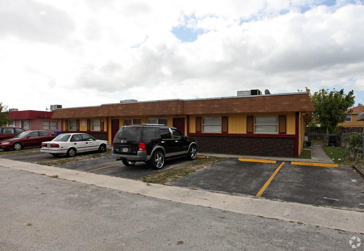 Foto del edificio - 7700 SW 10th Ct