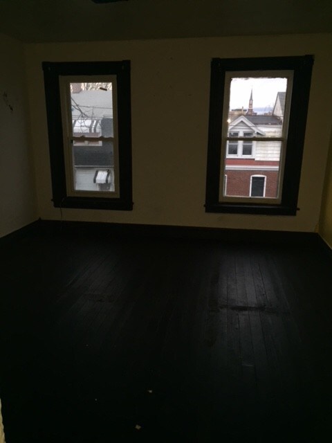 Primary Photo - 520 N Jordan St