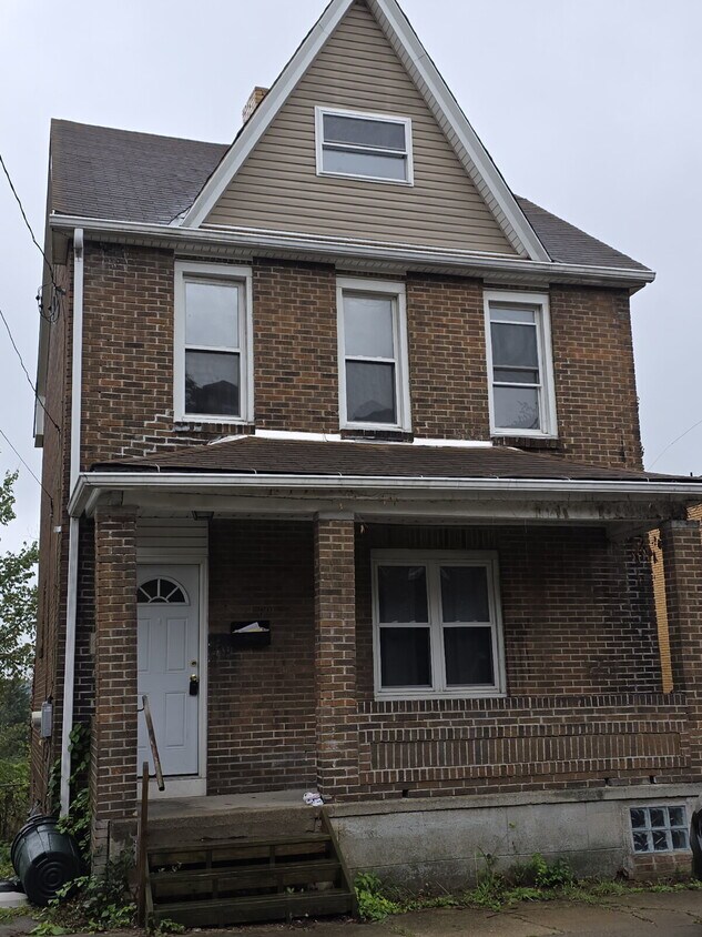 Large 4 Bedroom 2 Bath in Mt. Washington - Large 4 Bedroom 2 Bath in Mt. Washington