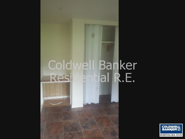 Foto del edificio - 5110 Lewellyn Rd