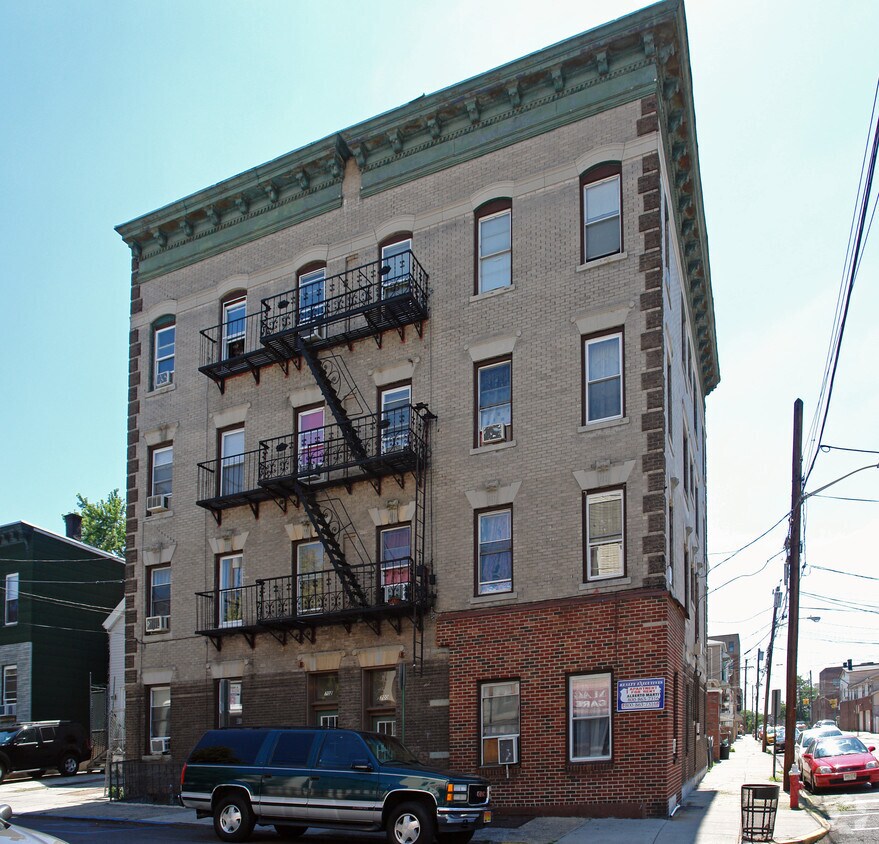 Exterior - 700-702 Bergenline Ave