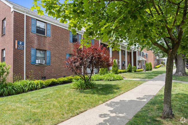 Building Photo - The Crossings at Maywood Apartments