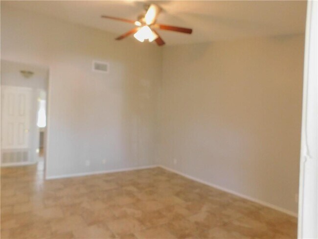 Building Photo - 11310 Walnut Ridge Dr